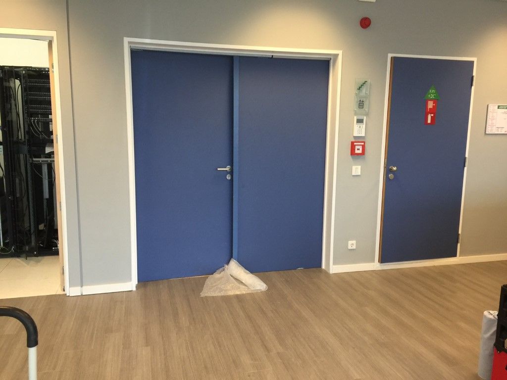 Avant — Hall & portes — effet bois